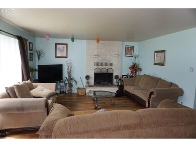 2315 37th Ave, Longview, WA 98632 - photo 3