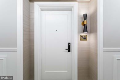 6718 Lowell Ave unit 406, McLean, VA 22101 - photo 3