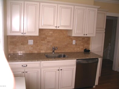 36 Locust St unit 2, Greenwich, CT 06830 - photo 3