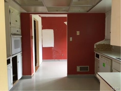 5038 Mill Rd, Emmaus, PA 18049 - photo 7