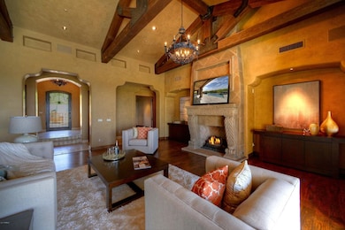 005_Living Room
