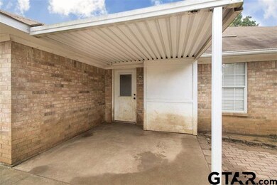 1707 1707 Peach St, Kilgore, TX 75662 - photo 3