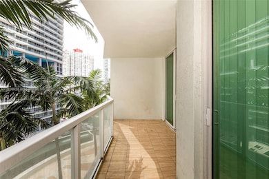 218 SE 14th St unit 1006, Miami, FL 33131 - photo 5