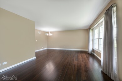 1065 Woodland Hills Rd unit 2, Batavia, IL 60510 - photo 3