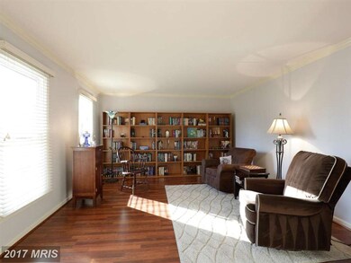 12752 Turberville Ln, Herndon, VA 20171 - photo 4