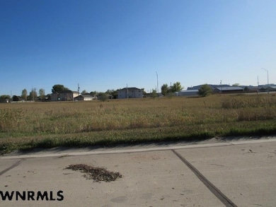 806 W 36th St, Scottsbluff, NE 69361 - photo 2