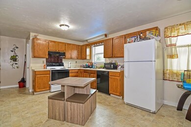 843 Charlton St, Southbridge, MA 01550 - photo 6