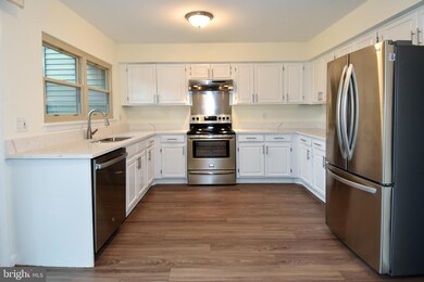 9129 Helaine Hamlet Way, Columbia, MD 21045 - photo 2