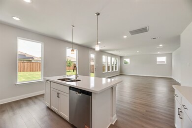 524 Marcus Ln, Crowley, TX 76036 - photo 6