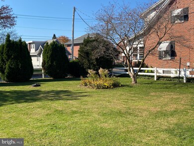 107 Monroe St, Reading, PA 19605 - photo 5