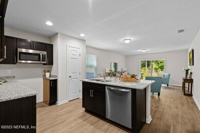 1332 Ellis Rd S, Jacksonville, FL 32205 - photo 5