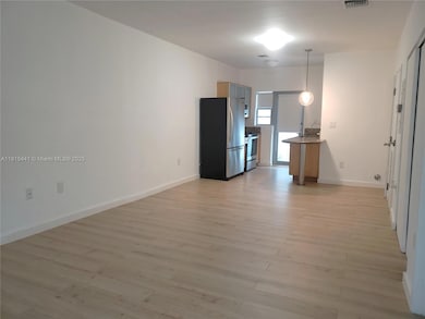 1521 Euclid Ave unit 2, Miami Beach, FL 33139 - photo 5