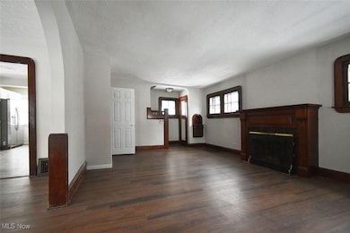 782 Frederick Blvd, Akron, OH 44320 - photo 4