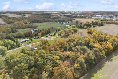 807 Linkhart Rd, Wilmington, OH 45177 - photo 3