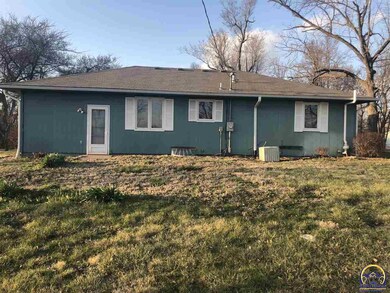 107 W 2nd St, Hoyt, KS 66440 - photo 2