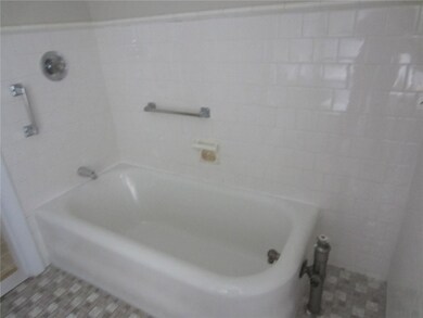 18 Payan St unit 2R, West Warwick, RI 02893 - photo 6