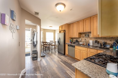 2702_Greenspire_Ct-17