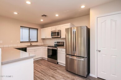 005-photo-kitchen-10273967