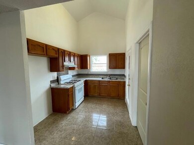 512 Velia Ct, Horizon City, TX 79928 - photo 6