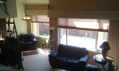 Sitting/Den Area