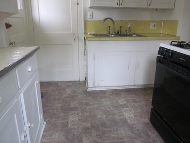 1612 Lansing Ave, Lansing, MI 48915 - photo 3