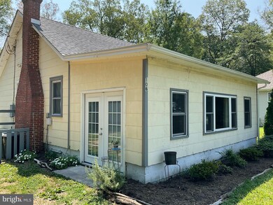 106 Locust Ave, Colonial Beach, VA 22443 - photo 2