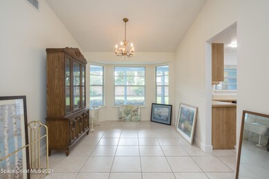 5585 Hemsing St-16