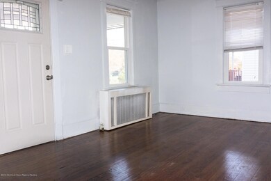 1408 9th Ave Livingroom2