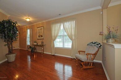 006_Living Room