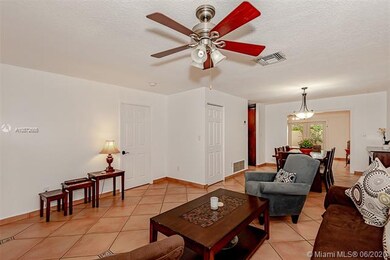 6711 SW 148th Ct, Miami, FL 33193 - photo 5