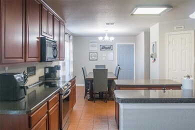 902 Randall Rd, Weatherford, TX 76087 - photo 7