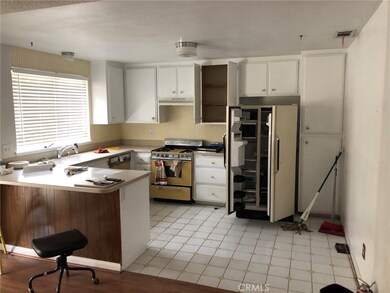 14265 Brentwood Dr, Victorville, CA 92395 - photo 5