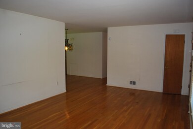 3102 Craiglawn Rd, Beltsville, MD 20705 - photo 7