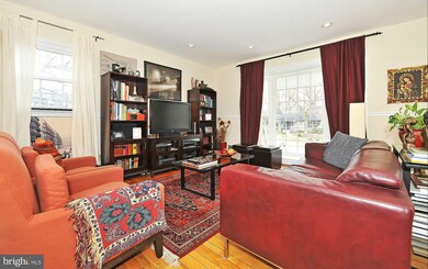 8220 Crown Court Rd, Alexandria, VA 22308 - photo 3