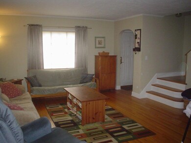 302 5th Ave N 002