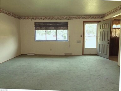 336 Thelma Dr, Sheffield Lake, OH 44054 - photo 4