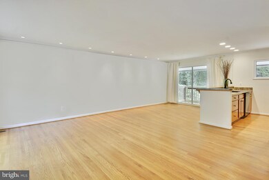 1402 Wake Forest Dr, Alexandria, VA 22307 - photo 7