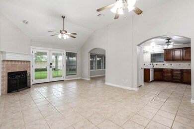 2888 Community Dr, Alvin, TX 77511 - photo 6