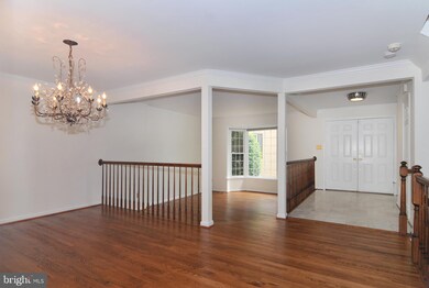 10831 Brewer House Rd, Rockville, MD 20852 - photo 3