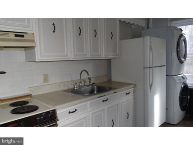 1323 Locust St, Reading, PA 19604 - photo 5