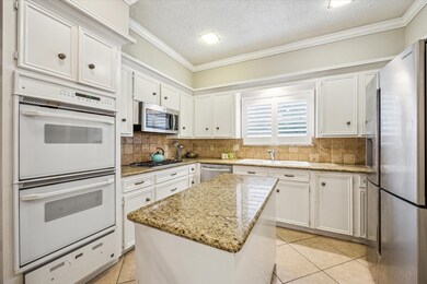 11603 Raina Ln, Houston, TX 77024 - photo 7