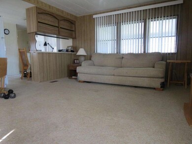 925 Hawthorn Cir 011
