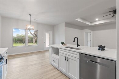 404 Erie St, Cleburne, TX 76031 - photo 7