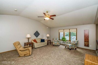 3016 Deerpath Ct, Des Moines, IA 50320 - photo 4