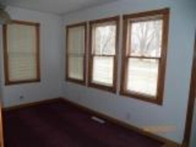 1107 W 6th St S, Newton, IA 50208 - photo 4