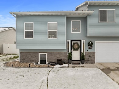 1433 35th Ave NW, Minot, ND 58703 - photo 2