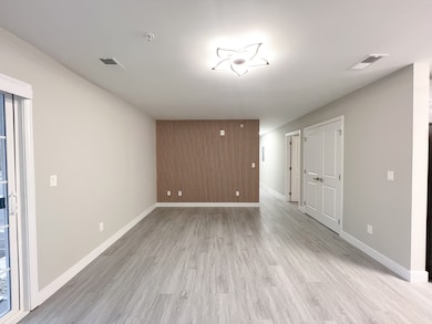 543 Peachers Mill Rd unit 209, Clarksville, TN 37042 - photo 2