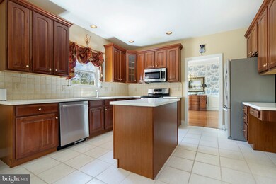 426 Forest Ln, North Wales, PA 19454 - photo 2