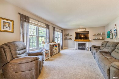 7001 Cresthill Dr, Davenport, IA 52806 - photo 6