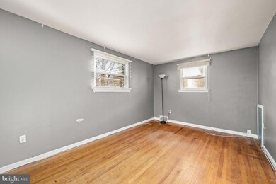 698 2nd Ave, Folsom, PA 19033 - photo 5